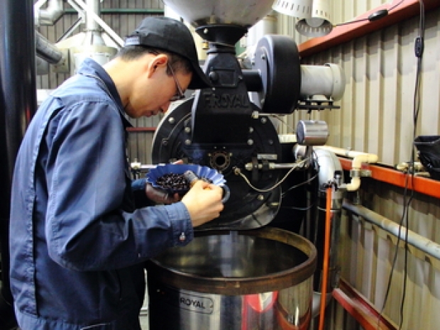 ▲スクロップコーヒーロースターズ 熊谷焙煎工場の様子